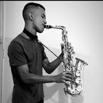 Julio Souza - @juliosouzasax - Instagram
