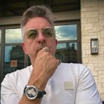 Julius Henning - Facebook