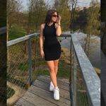 @kaci.hallova - Instagram