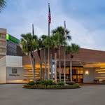 Caitlin Cooley - @holidayinnorlandomco - Instagram