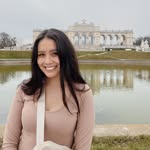 Kaleigh Yohn - @kaleigh_teaches_abroad - Instagram