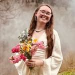 Kaley Morris - @a_rainbow_kneesock - Instagram