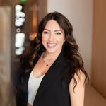 Kara C. - Female Founder and Business Consultant - @kara.e.clements - Instagram