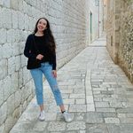 Kara Kellogg Faust - @kelloggfaustedflakes - Instagram