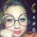 Kara Floyd - @duh_queen_kara - Instagram