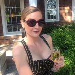 Kara Graves - @wine_pursuits - Instagram
