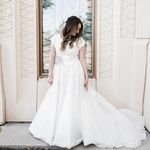Kara Hanley - @shopkarahanleycloset - Instagram