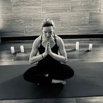 Kara McCarthy Perry - @yogabykara - Instagram