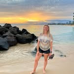 Kara Schweitzer - @karavans2 - Instagram