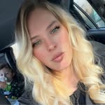 Kara Smith - @karastrickland93 - Instagram