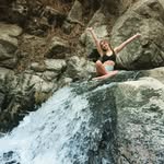 Kara Sutherland - @karas_leftsock - Instagram