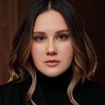 Karen Baumgartner - @kaarentais - Instagram