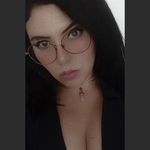 Karen Limon - @karenlimonca - Instagram
