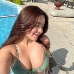 @karenmileyka - Instagram