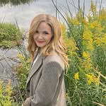 Kareen Moser | Watercolor Artist + Surface Designer - @knm_reflections_art - Instagram