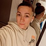 Kari Cherry - @k_dot.4 - Instagram