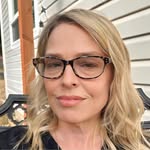 Kari Locke - @seatownseagal - Instagram