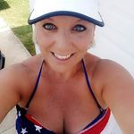 Kari Boxell McLaughlin - @karis_pool_reviews - Instagram