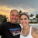 Kari Molnar - @karilew.23 - Instagram