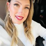 Kari Quevedo - @mom_kari_q - Instagram