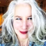 Kari Schultz - @kari_personalstylist - Instagram