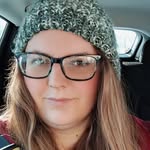 Kari Simon - @karibare82 - Instagram