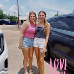 Kari Travis - @karitravis51 - Instagram