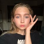 KK - @karina.moon.power - Instagram