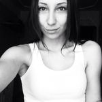 Karina Hicks - @bugge_red - Instagram