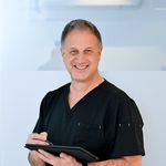 Facelift | Brust | Anti-Aging | Körperstraffung | Lidstraffung - @artethic_dr.karl.schuhmann - Instagram