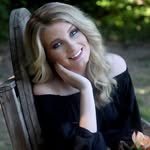 Karli Moss - @karlisclosetcleanout - Instagram