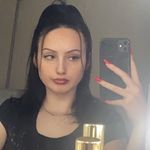 𝕂𝕒𝕣𝕝𝕚 - @karliyoung_ - Instagram