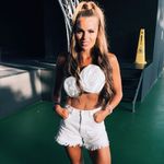 Carly Burke - @carly.burke.39 - Instagram