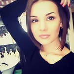 Carly Gibbs - @qosud.997303 - Instagram
