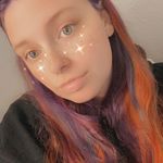 Karma Davis - @behindmy_greeneyes - Instagram