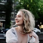 Carrie Green - @larischmarie - Instagram