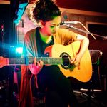 Karen Roy - @strike_a_p0ze - Instagram