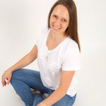Kat Burns - Movement & Mindset Coach (Yoga, Pilates) - @explorediscoverau - Instagram