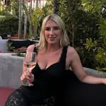 K A T - @katnewell__ - Instagram