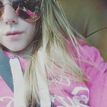 katie deering - @kxties.bakes - Instagram