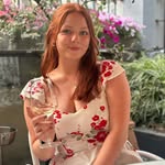 Katie Geiger - @katiescarlett22 - Instagram