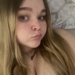 Kat - @katelyn._.alice - Instagram
