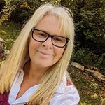 Catherine Burden - @catherine_alwaysaredhead - Instagram