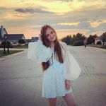 Kathryn Wallace - @kathrynwall19 - Instagram
