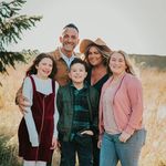 Larry and Katie Cusick - @keepingupwiththecusicks2022 - Instagram