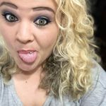 Katie Helzer - @bunnii_loverr - Instagram