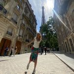 katie lantz - @lookingatparis - Instagram