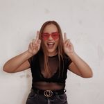 katie - @katiemuckitup - Instagram