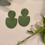 Katrina Noel - @indigo_sage_earrings - Instagram