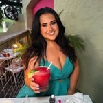 Kaitlyn Anne - @kayrobbseats - Instagram